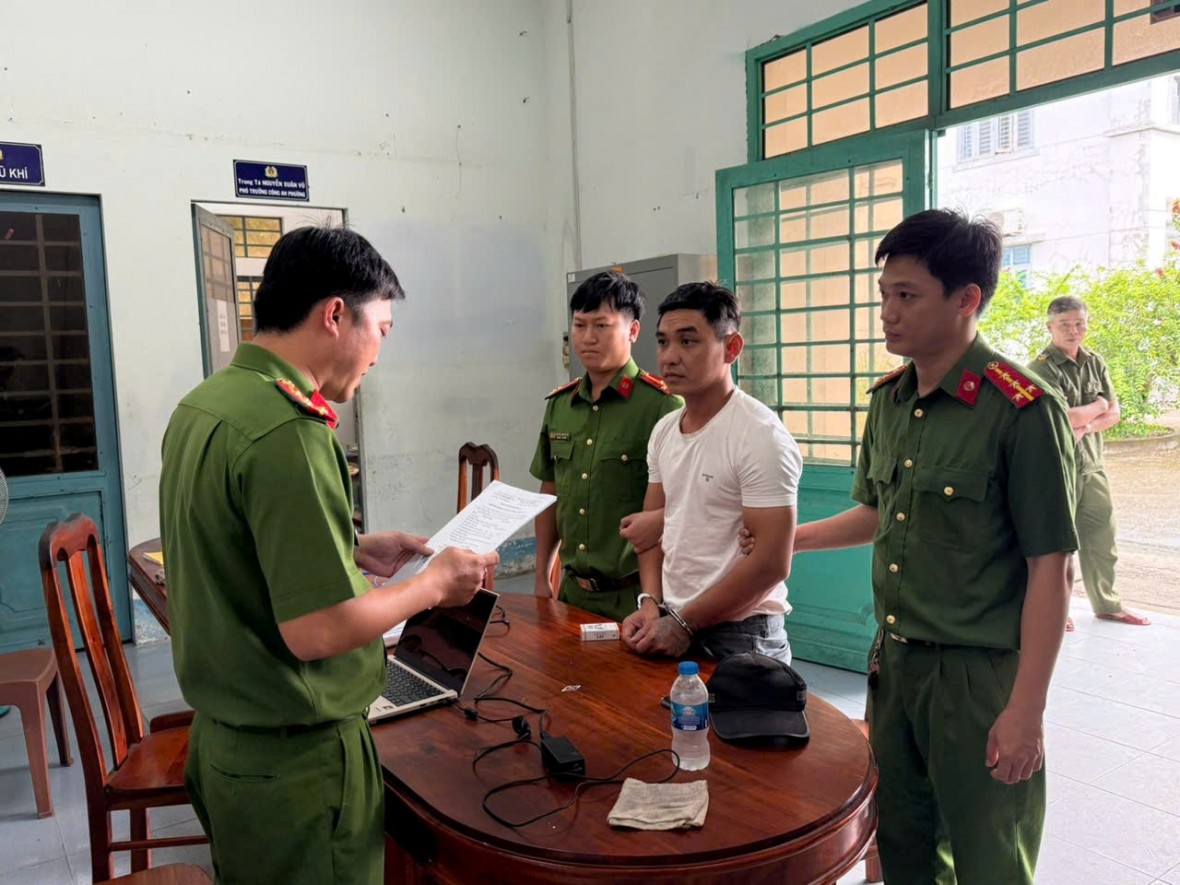 Bắt tạm giam đối tượng dùng hung khí đánh người gây thương tích nặng tại phường Chi Lăng Bắt tạm giam đối tượng dùng hung khí đánh người gây thương tích nặng tại phường Chi Lăng