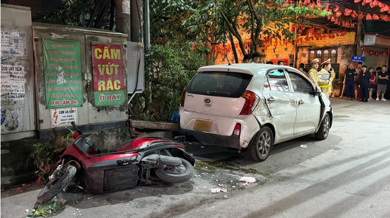 Hiện trường vụ tai nạn liên hoàn. Hiện trường vụ tai nạn liên hoàn.