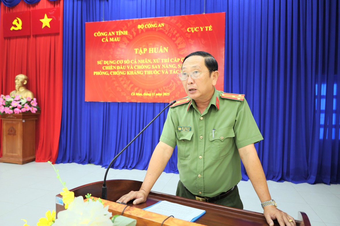 Hơn 200 cán bộ, chiến sĩ Công an Cà Mau tập huấn kỹ năng y tế, xử trí cấp cứu trong chiến đấu Hơn 200 cán bộ, chiến sĩ Công an Cà Mau tập huấn kỹ năng y tế, xử trí cấp cứu trong chiến đấu