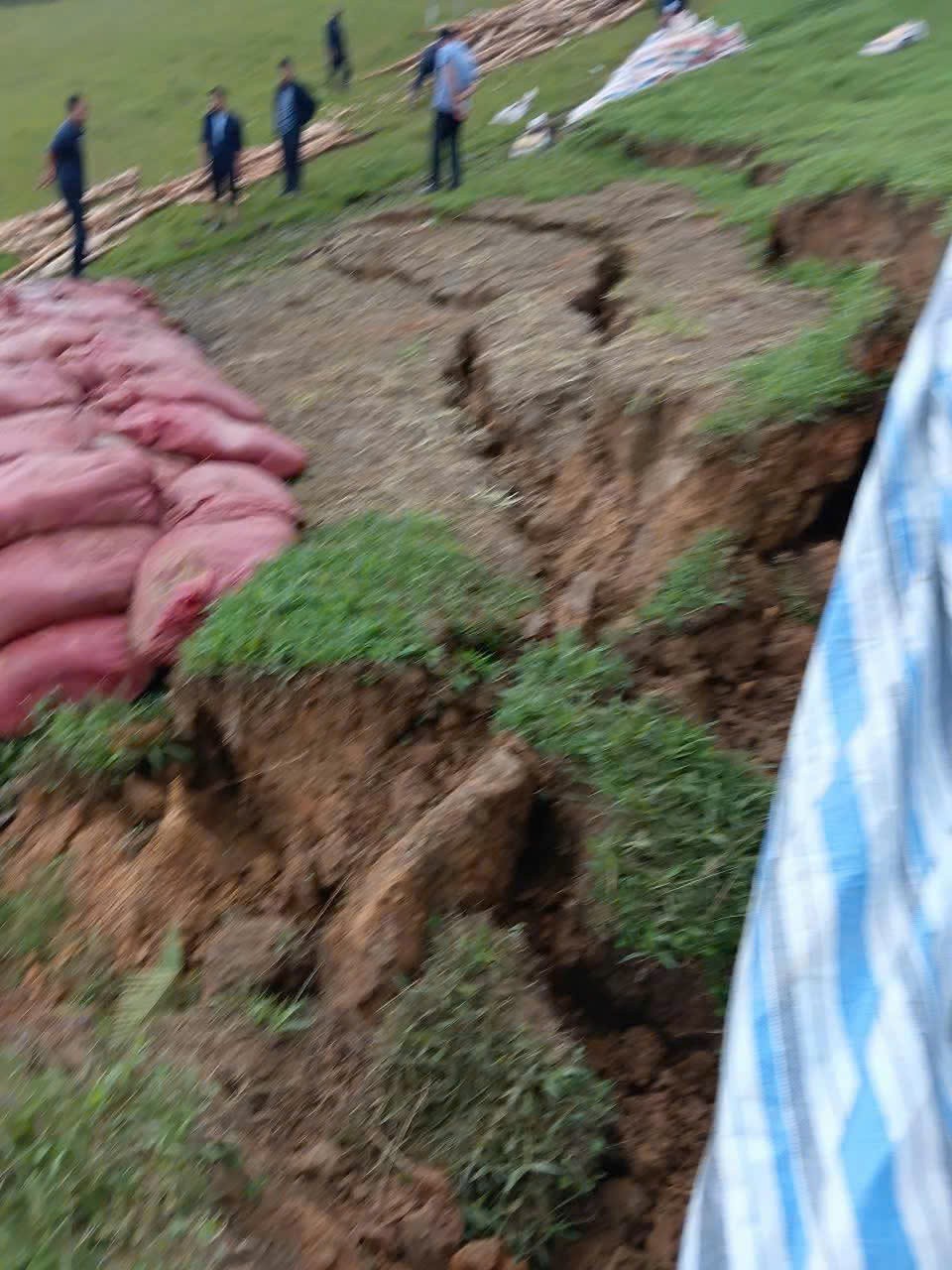 Hồ chứa 1,7 triệu m³ nước ở Lâm Đồng có nguy cơ vỡ đập, khẩn cấp di dời dân trong đêm