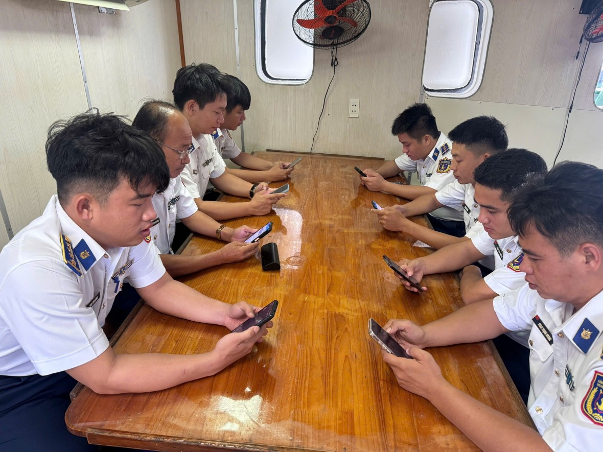 BTL Vùng Cảnh sát biển 4 tích cực hưởng ứng Ngày Pháp luật Việt Nam gắn với chuyển đổi số