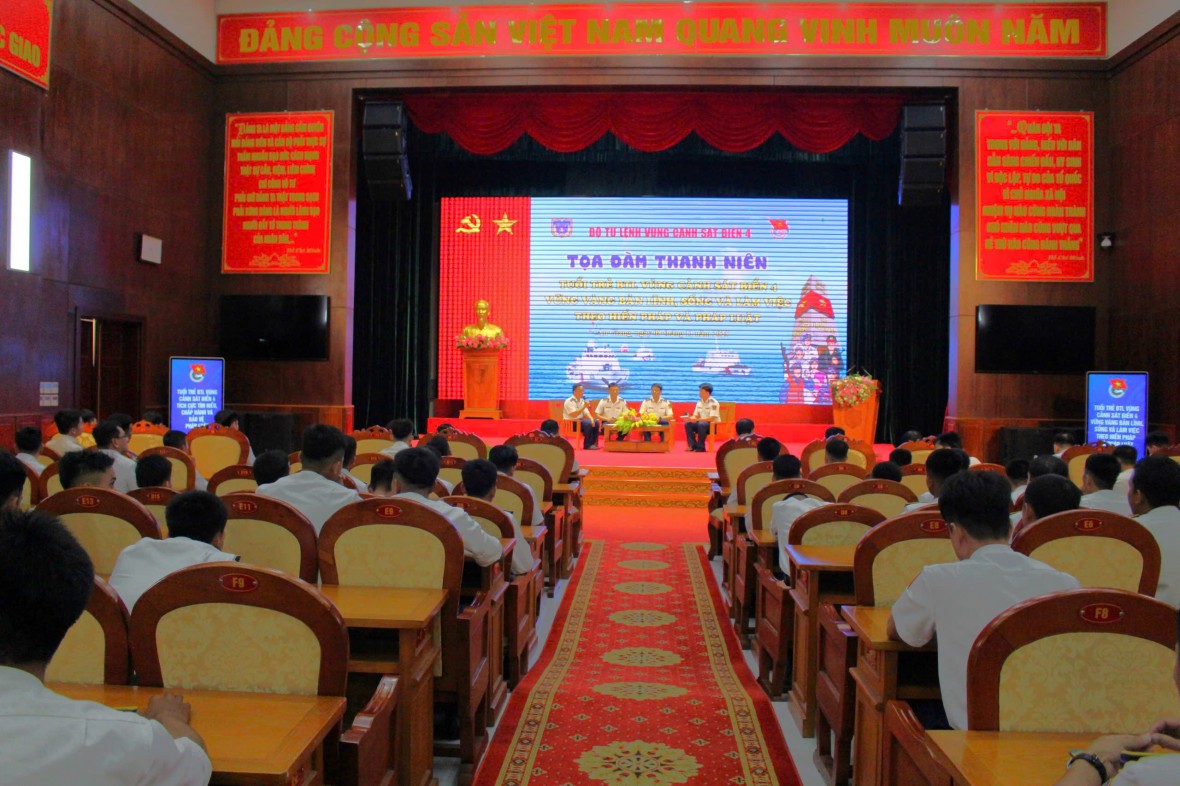 BTL Vùng Cảnh sát biển 4 tích cực hưởng ứng Ngày Pháp luật Việt Nam gắn với chuyển đổi số