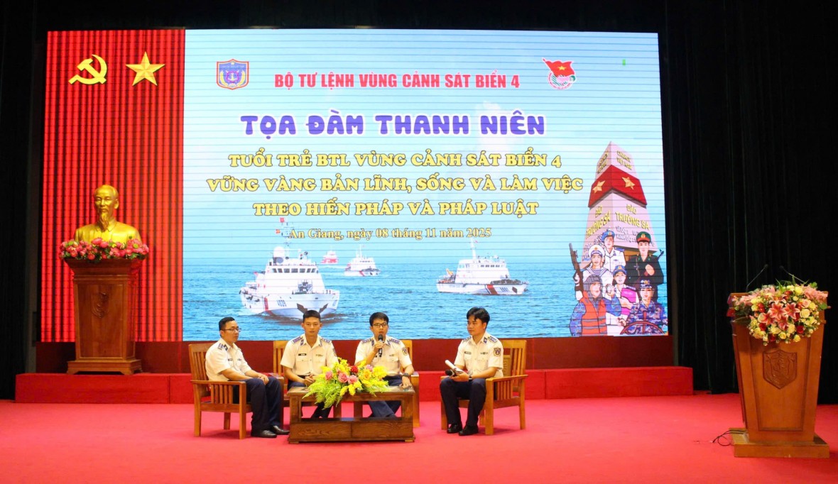 BTL Vùng Cảnh sát biển 4 tích cực hưởng ứng Ngày Pháp luật Việt Nam gắn với chuyển đổi số