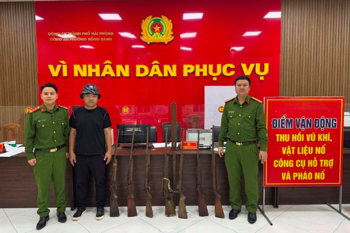 Phát hiện lô súng dưới tầng hầm toà nhà 3 tầng tại Hải Phòng