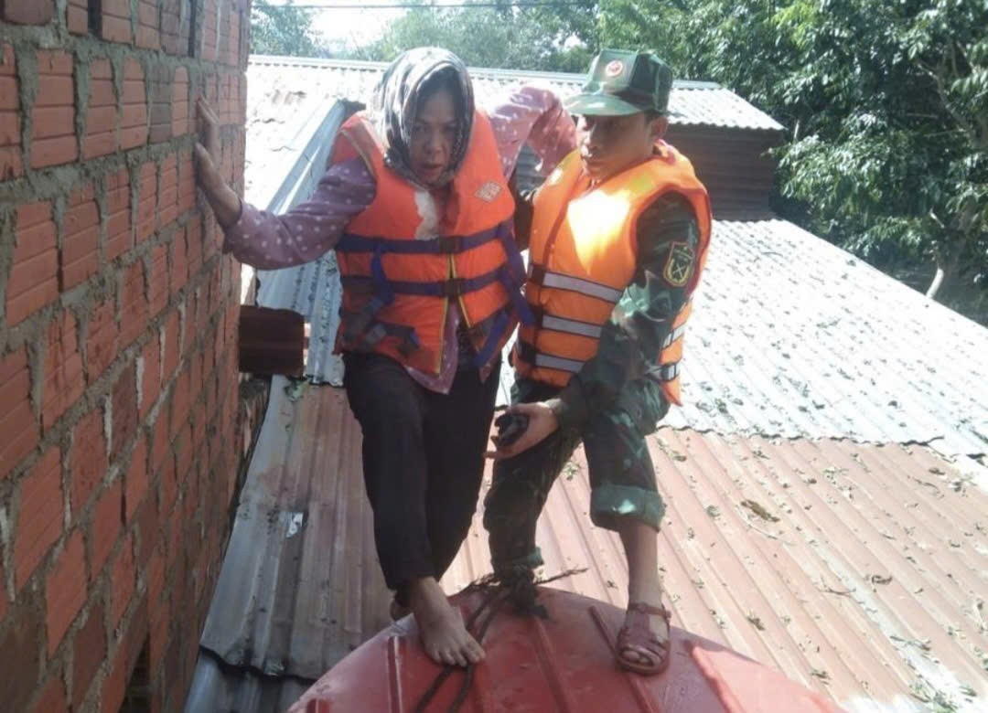 Phó Thủ tướng Hồ Quốc Dũng: Gia Lai cần sớm ổn định đời sống người dân sau bão số 13