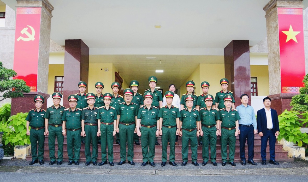 Đại tướng Nguyễn Trọng Nghĩa làm việc với lực lượng vũ trang Đồng Nai