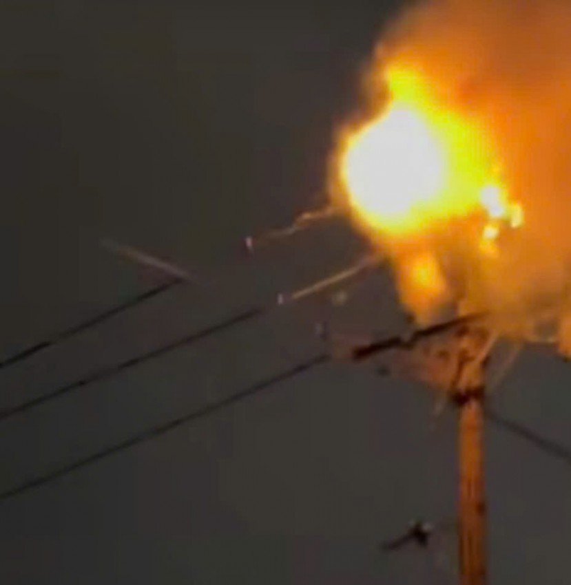 Đồng Tháp: Cháy đường dây điện trung thế làm hư hỏng 4 căn nhà