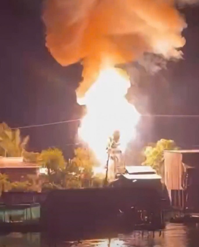 Đồng Tháp: Cháy đường dây điện trung thế làm hư hỏng 4 căn nhà