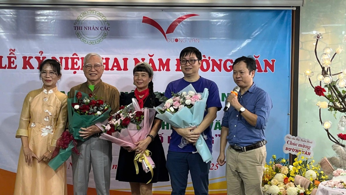 Trao giải cuộc thi viết tản văn 