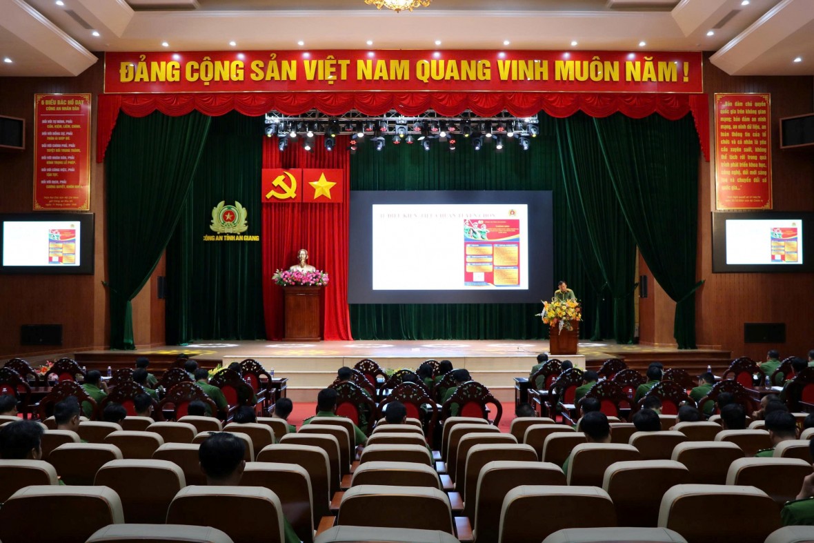 An Giang: Tập huấn công tác tuyển công dân thực hiện nghĩa vụ tham gia Công an nhân dân năm 2026 An Giang: Tập huấn công tác tuyển công dân thực hiện nghĩa vụ tham gia Công an nhân dân năm 2026