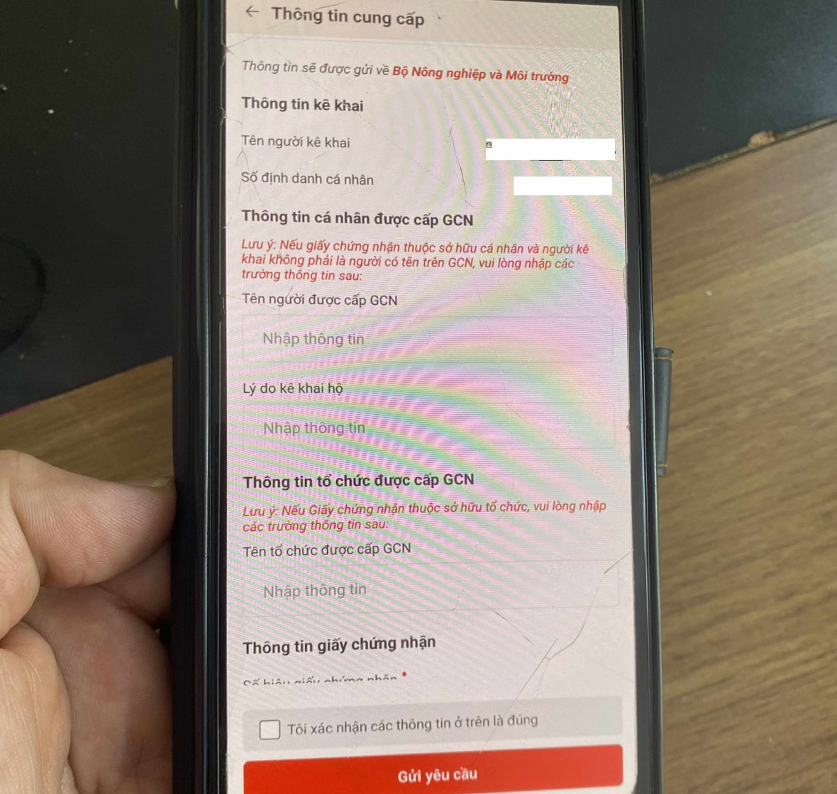 Người dân có thể nộp sổ đỏ trên ứng dụng VNeID.