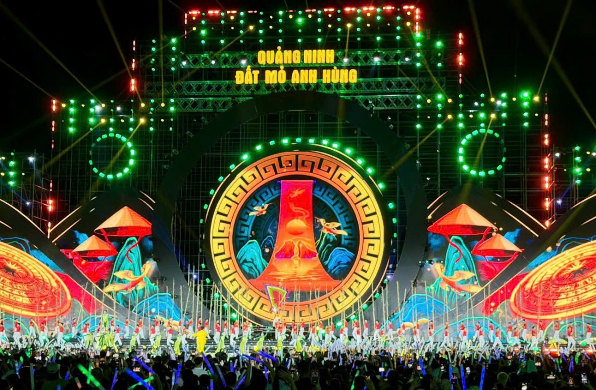 Concert “Đất Mỏ anh hùng” bùng nổ cảm xúc bên bờ vịnh Hạ Long