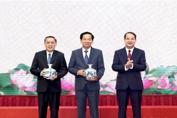 Tăng cường hợp tác Việt Nam - Lào trong lĩnh vực lao động