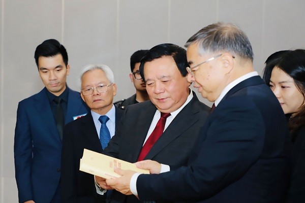 Hội thảo Lý luận lần thứ 20 giữa Đảng Cộng sản Việt Nam và Đảng Cộng sản Trung Quốc Hội thảo Lý luận lần thứ 20 giữa Đảng Cộng sản Việt Nam và Đảng Cộng sản Trung Quốc