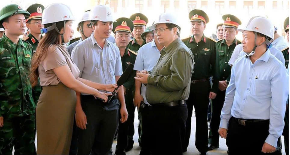 Thủ tướng Phạm Minh Chính kiểm tra, chỉ đạo khắc phục thiệt hại bão số 13 tại Gia Lai