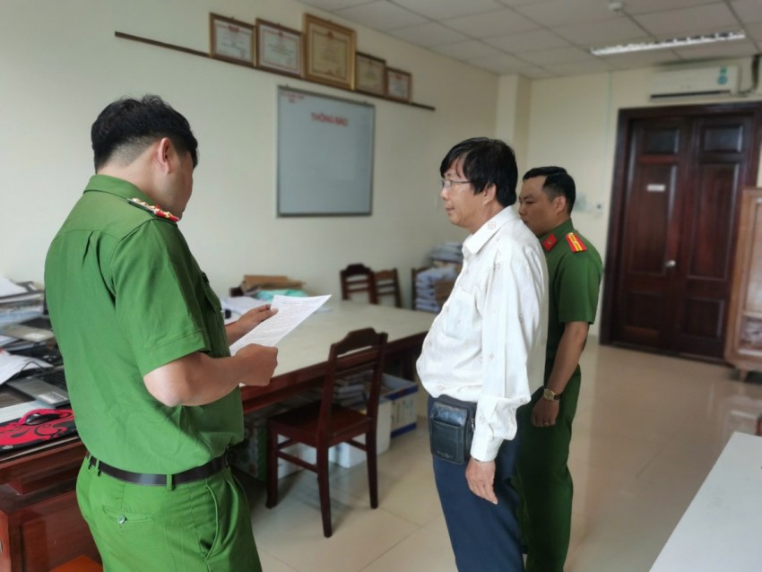 Cơ quan điều tra tống đạt các quyết định tố tụng cho bị can Trịnh Thanh Xuân