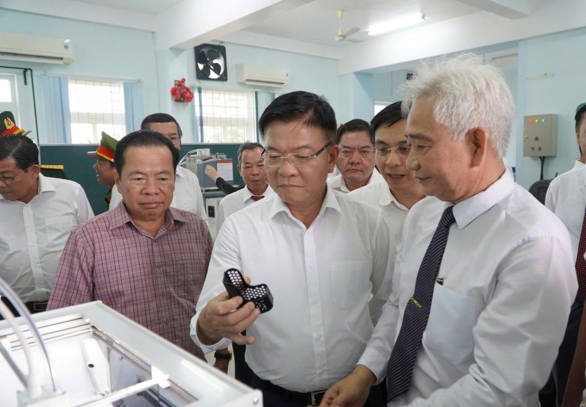 Phó Thủ tướng Lê Thành Long thăm, làm vệc tại Đại học Kiên Giang