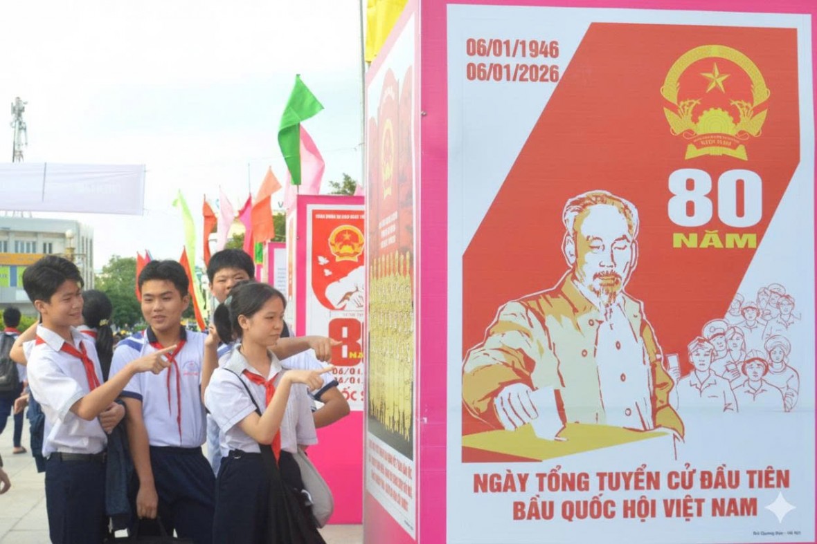 Triển lãm tranh cổ động tấm lớn tuyên truyền kỷ niệm 80 năm Ngày bầu cử Quốc hội Việt Nam tại An Giang Triển lãm tranh cổ động tấm lớn tuyên truyền kỷ niệm 80 năm Ngày bầu cử Quốc hội Việt Nam tại An Giang