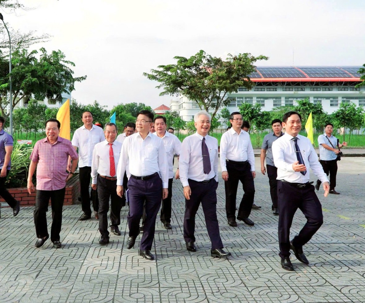 Phó Thủ tướng Lê Thành Long thăm, làm vệc tại Đại học Kiên Giang