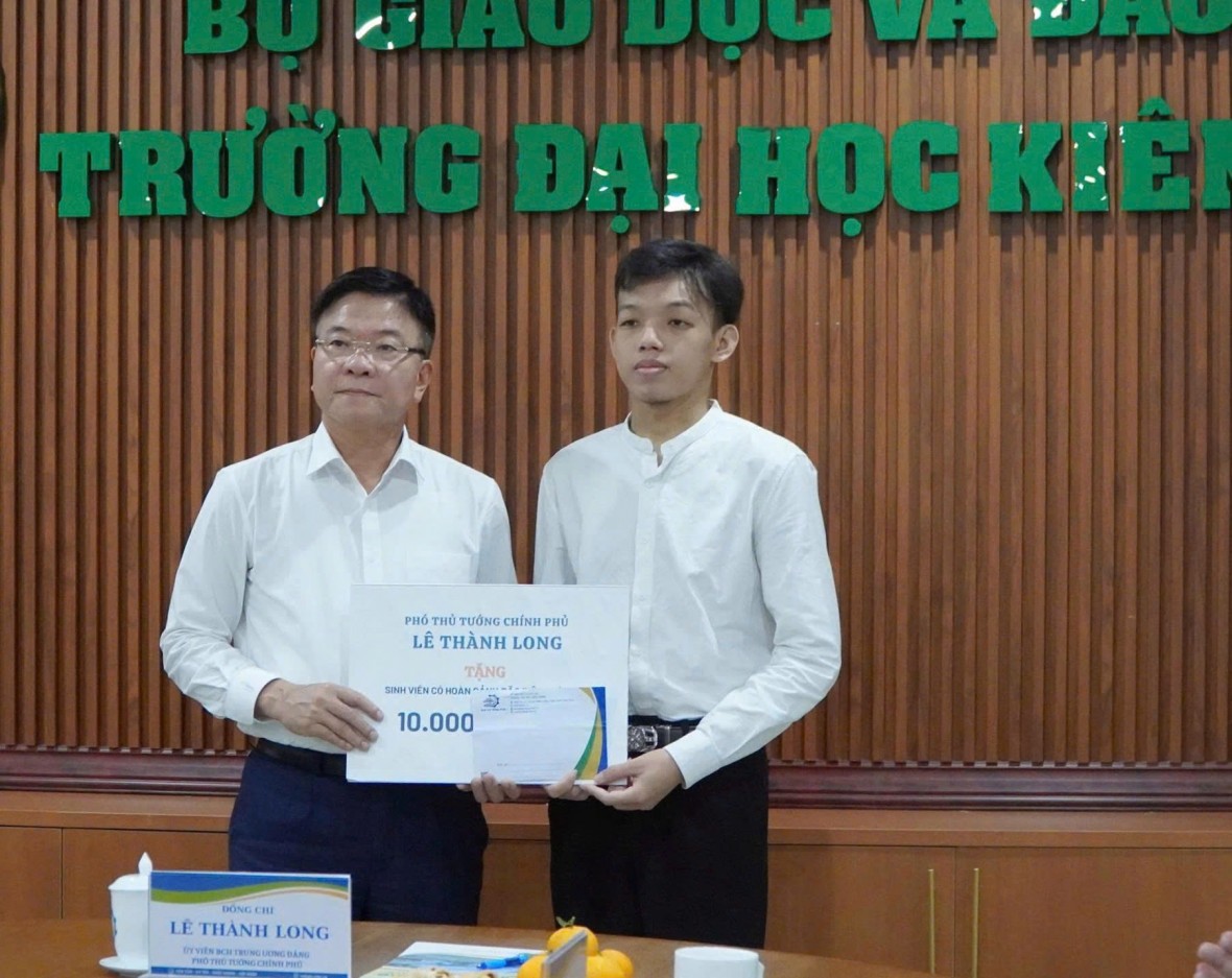 Phó Thủ tướng Lê Thành Long thăm, làm vệc tại Đại học Kiên Giang
