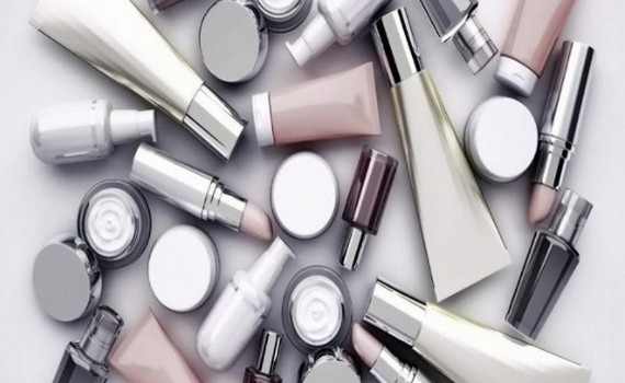 Bộ Y tế tiếp tục đình chỉ lưu hành, thu hồi hàng chục loại mỹ phẩm. (Ảnh minh họa) Bộ Y tế tiếp tục đình chỉ lưu hành, thu hồi hàng chục loại mỹ phẩm. (Ảnh minh họa)