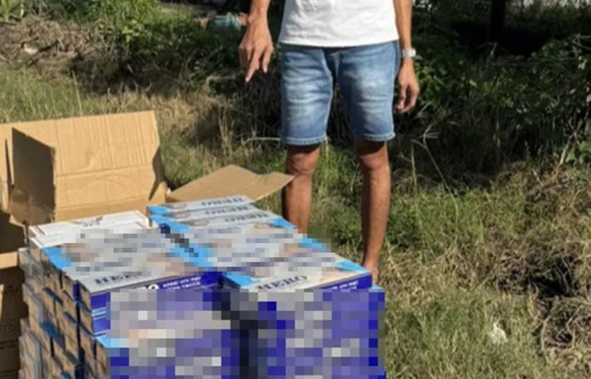 Cảnh sát giao thông bắt giữ taxi chở gần 1.500 bao thuốc lá nhập lậu Cảnh sát giao thông bắt giữ taxi chở gần 1.500 bao thuốc lá nhập lậu