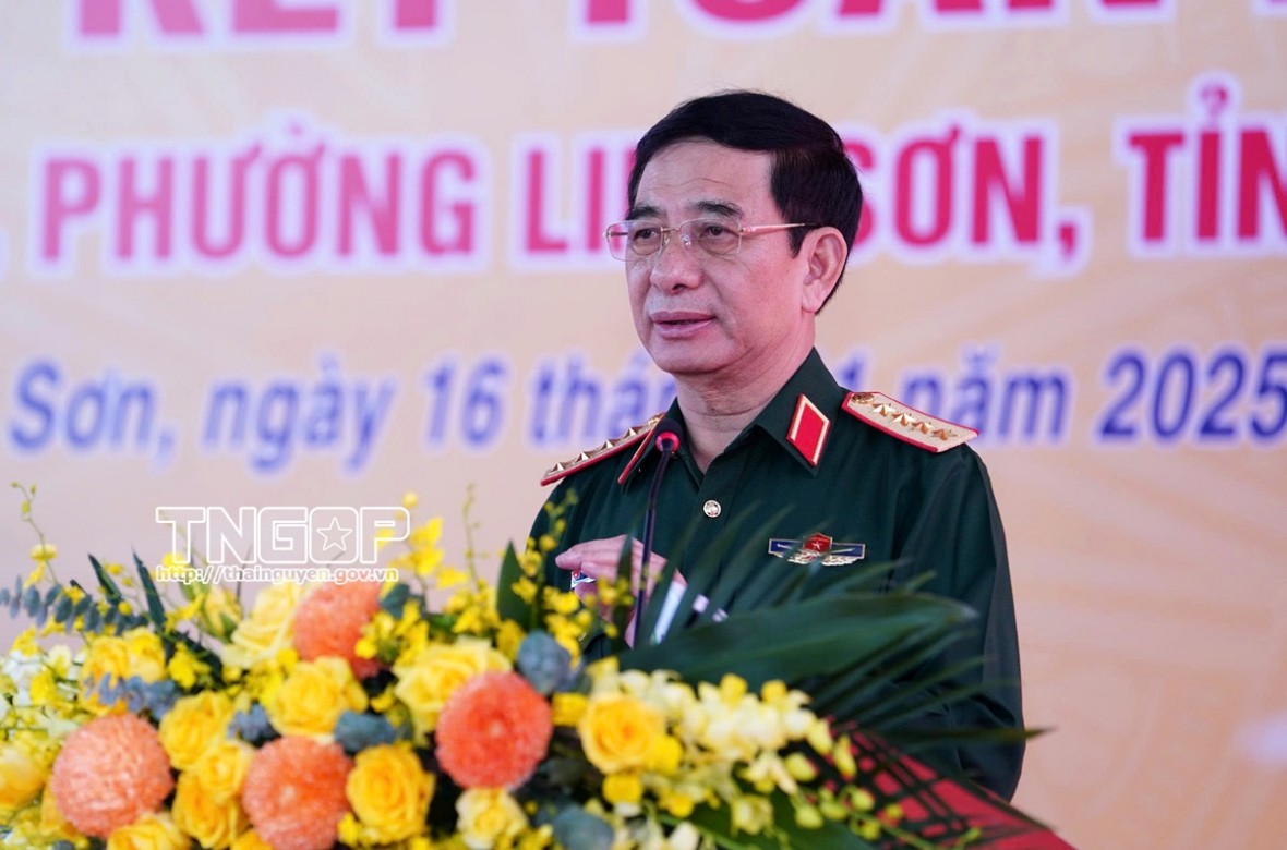 Đại tướng Phan Văn Giang dự Ngày hội đại đoàn kết toàn dân tộc tại Thái Nguyên