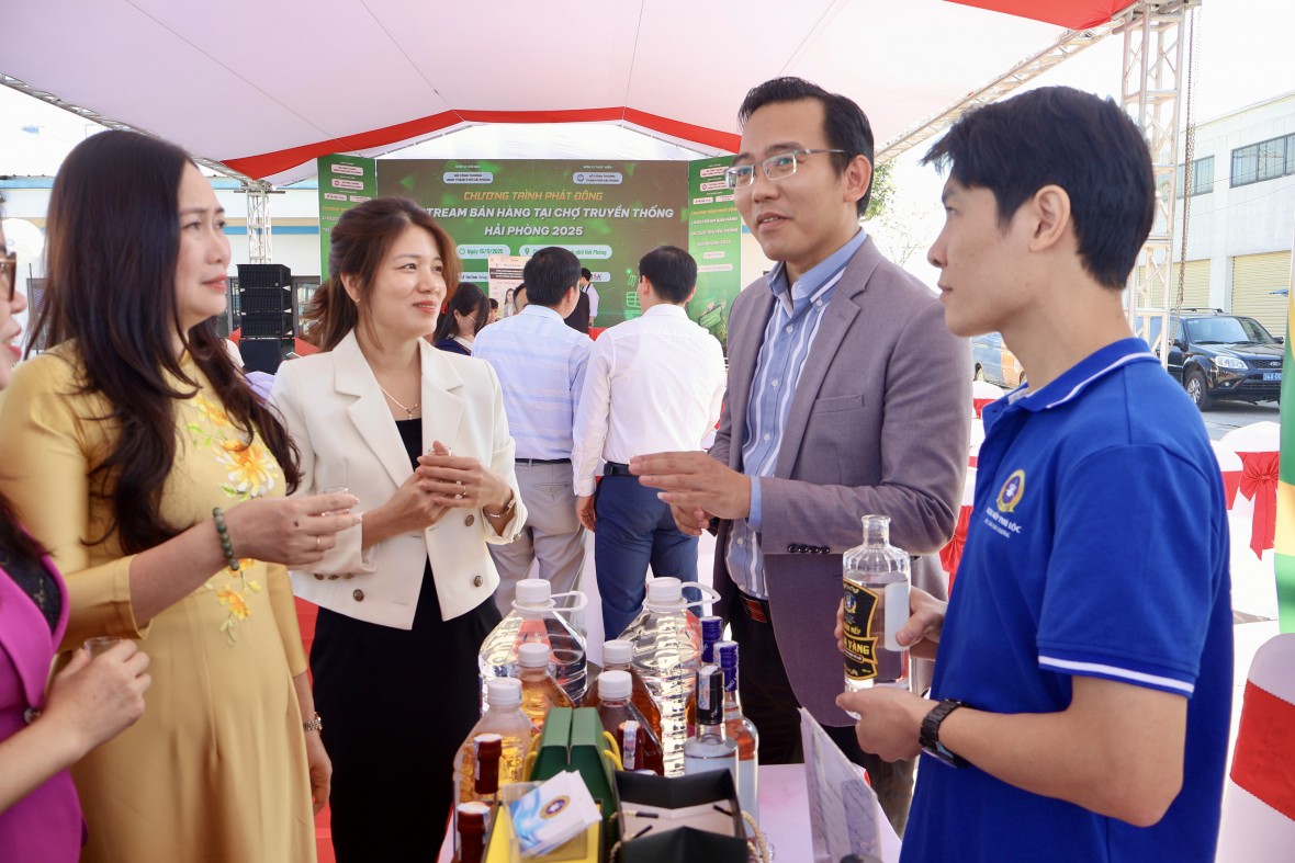 Hải Phòng phát động chương trình livestream bán hàng tại chợ truyền thống năm 2025