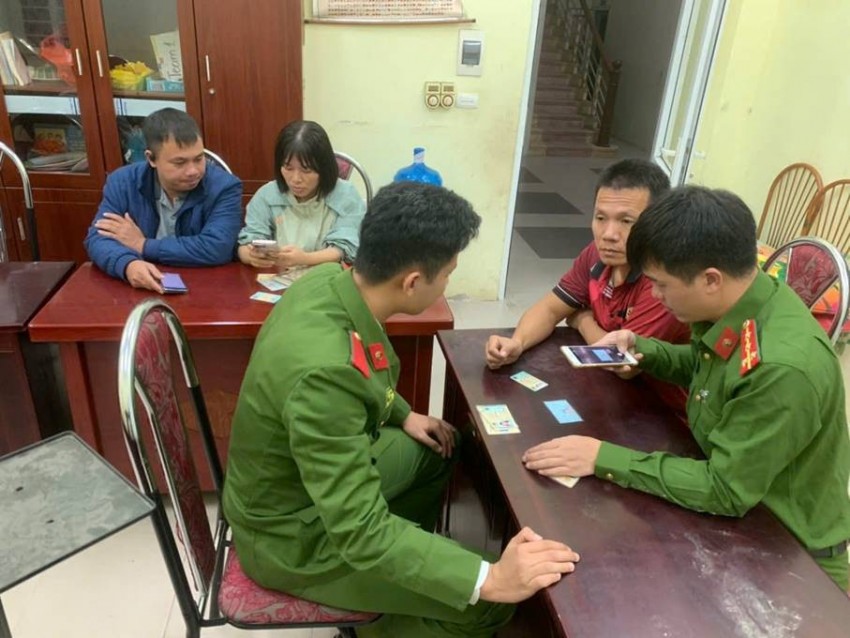 Công an phường Tây Tựu quyết tâm làm sạch dữ liệu đăng ký phương tiện và giấy phép lái xe Công an phường Tây Tựu quyết tâm làm sạch dữ liệu đăng ký phương tiện và giấy phép lái xe