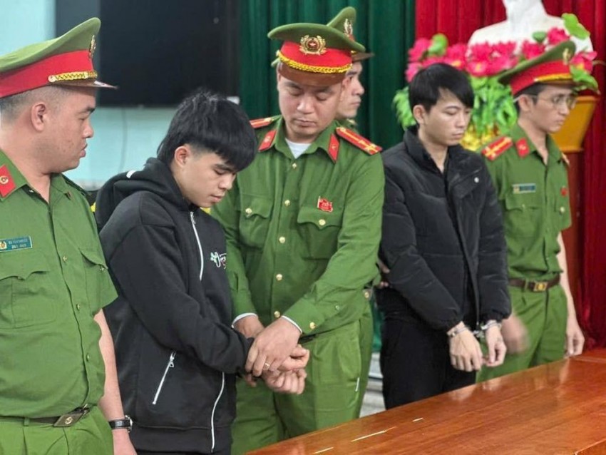 Lợi dụng mưa bão, hai thanh niên ở Tuyên Quang lẻn vào nhà dân trộm xe máy