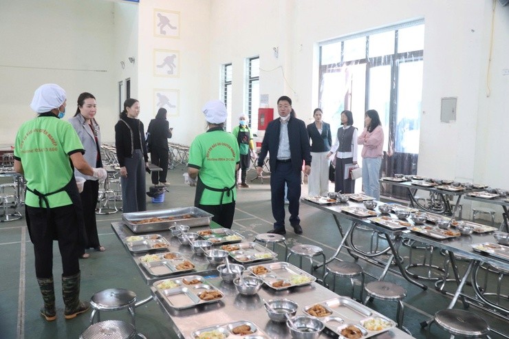 Hà Nội: Một số xã chưa thực hiện truy xuất được nguồn gốc thực phẩm cho bữa ăn bán trú