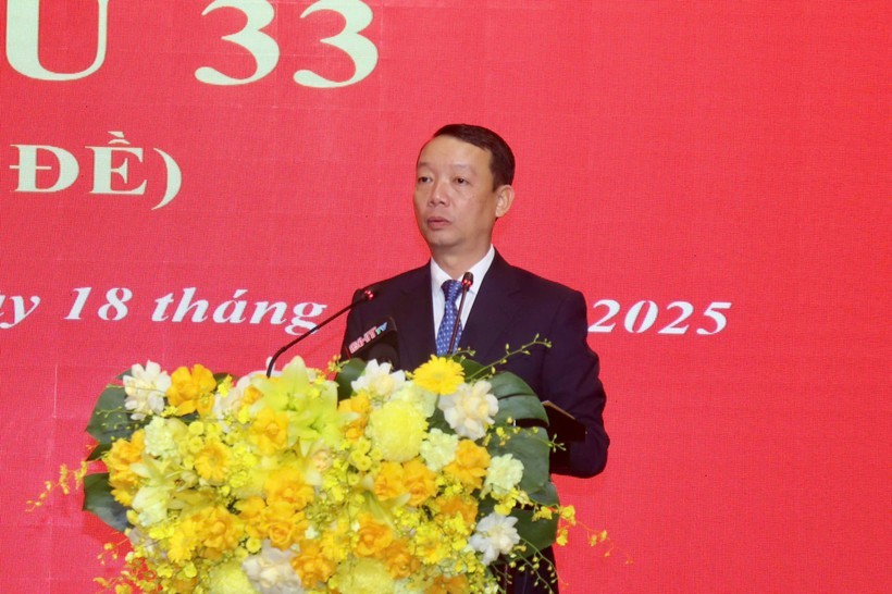 Tân Chủ tịch UBND tỉnh Hà Tĩnh Phan Thiên Định. Tân Chủ tịch UBND tỉnh Hà Tĩnh Phan Thiên Định.