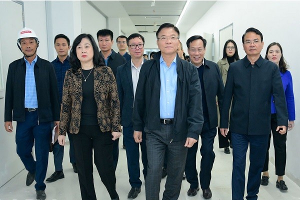 Phó Thủ tướng Lê Thành Long kiểm tra tiến độ 2 Dự án Bệnh viện Bạch Mai và Hữu nghị Việt Đức