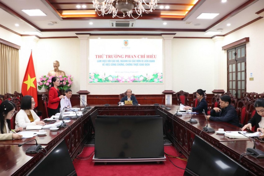 Đề xuất chuyển 8 loại giao dịch phải công chứng, chứng thực sang công chứng, chứng thực tự nguyện, theo yêu cầu Đề xuất chuyển 8 loại giao dịch phải công chứng, chứng thực sang công chứng, chứng thực tự nguyện, theo yêu cầu