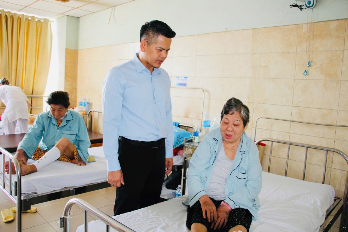 Đồng Nai hỗ trợ thăm hỏi gia đình nạn nhân tử vong do tai nạn giao thông