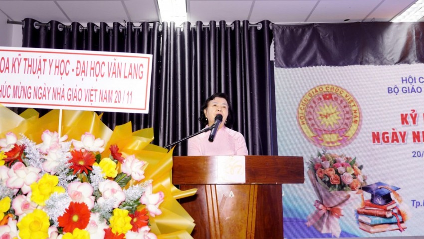 Hội cựu giáo chức cơ quan Bộ GD&ĐT tại TPHCM họp mặt kỷ niệm 43 năm Ngày truyền thống nhà giáo Việt Nam