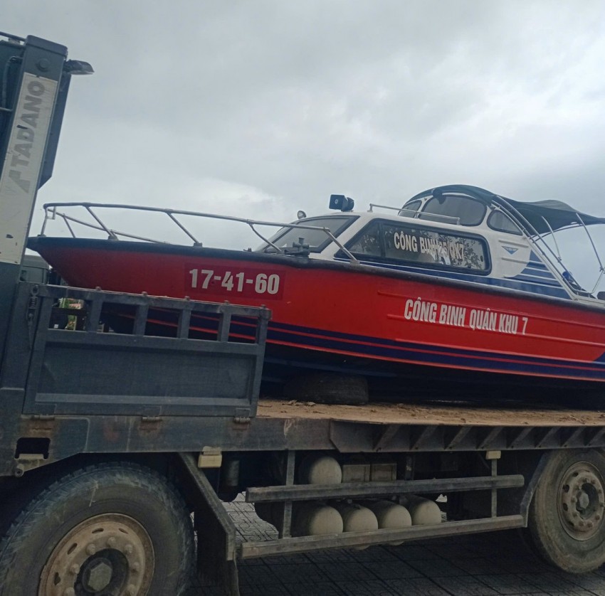 Ngập sâu ở xã Đak Lua: Nước thượng nguồn đổ về, thủy điện xả điều tiết khiến mực nước dâng nhanh