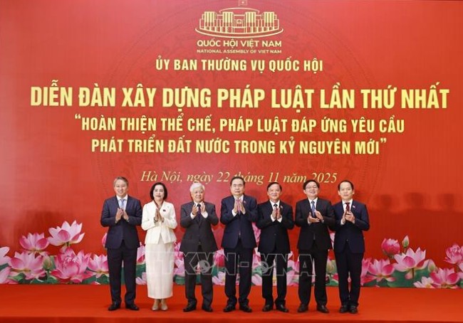 Chủ tịch Quốc hội: Thực hiện nghiêm quy trình lập pháp, kiên quyết phòng, chống tiêu cực, lợi ích nhóm- Ảnh 3.