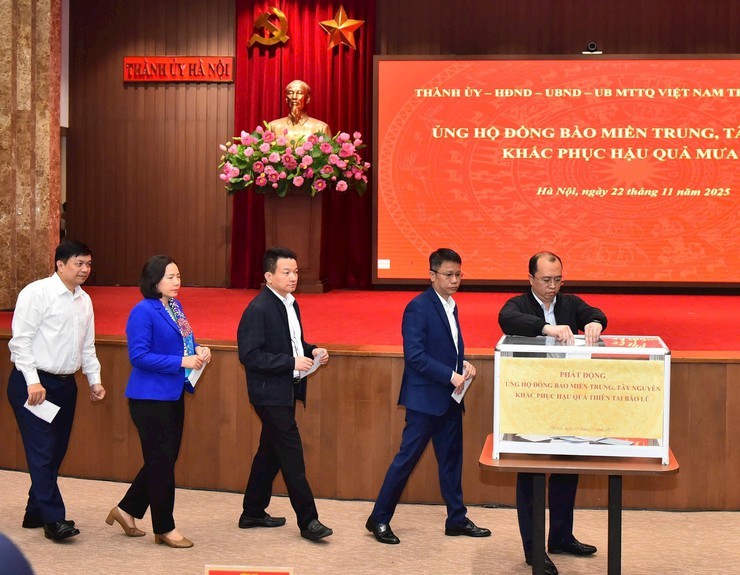 Thủ đô ủng hộ đồng bào miền Trung, Tây Nguyên khắc phục hậu quả mưa lũ