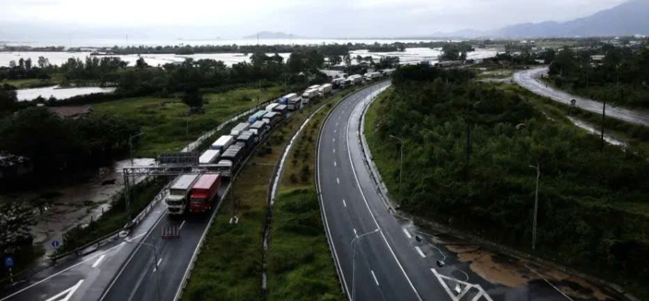 Đèo Cổ Mã - Khánh Hòa thông xe sau nhiều ngày ách tắc kéo dài