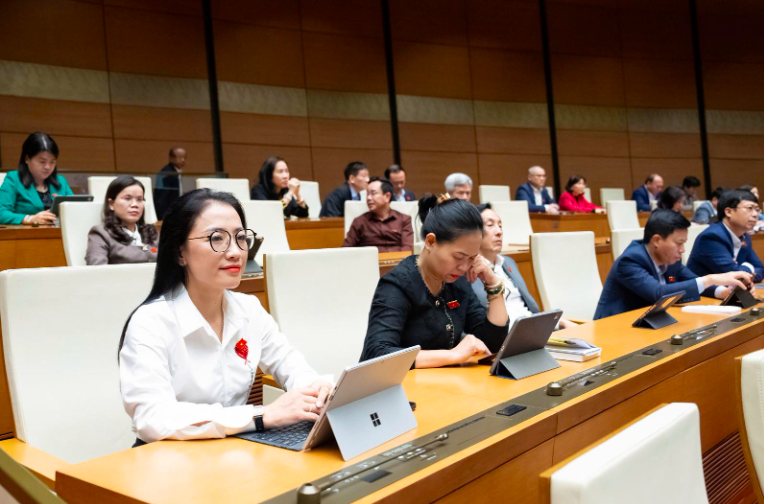 Đại biểu Quốc hội tại kỳ họp 10. 