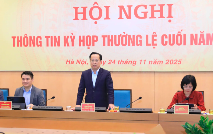 Phó Chủ tịch Thường trực HĐND TP Hà Nội Trần Thế Cương chủ trì hội nghị