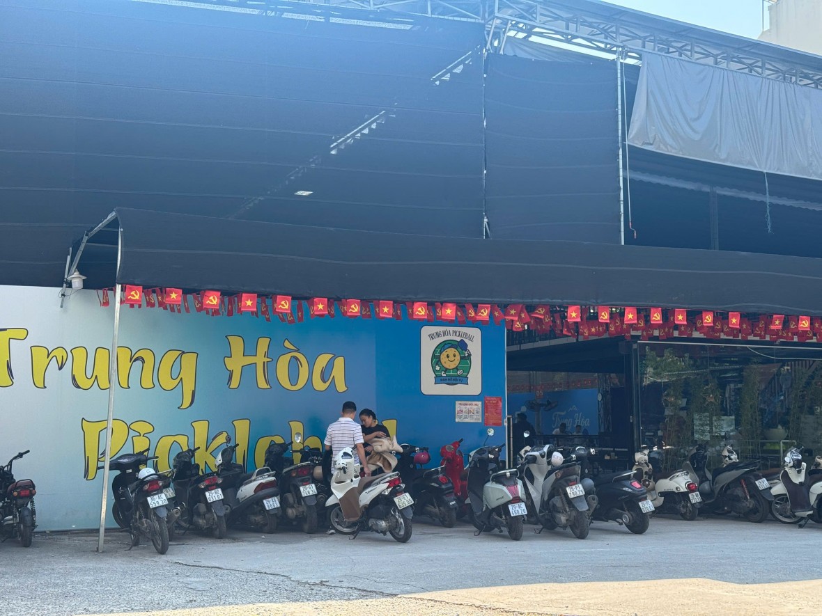  Ghi nhận vào ngày 25/11, cụm sân Pickleball tại đây vẫn hoạt động.