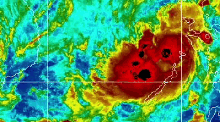 Bão số 15 có thể gây gió giật cấp 9, sóng cao đến 6m trên biển TP.HCM, cảnh báo thiên tai cấp 2