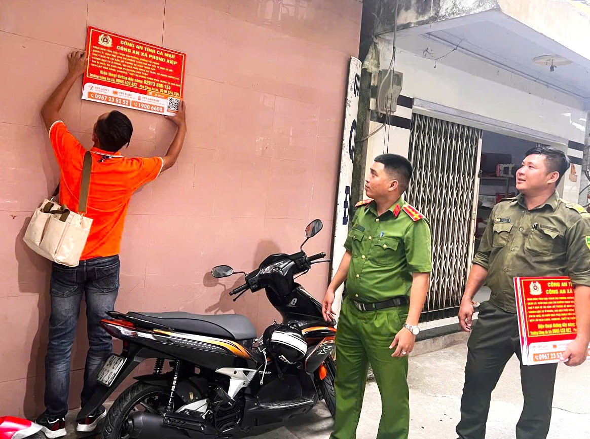 Ông Lê Chí Linh gương điển hình trong lực lượng bảo vệ ANTT cơ sở Ông Lê Chí Linh gương điển hình trong lực lượng bảo vệ ANTT cơ sở