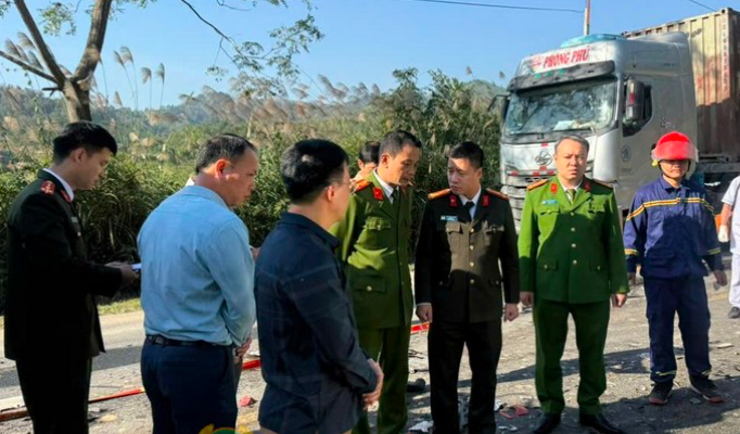 Lãnh đạo Công an tỉnh cùng Đoàn lãnh đạo tỉnh có mặt chỉ đạo tại hiện trường.