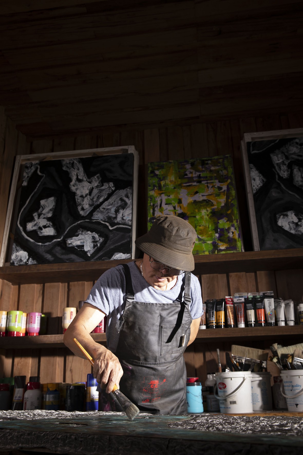 Nghệ sĩ Đinh Phong. Ảnh: Harry Nguyễn