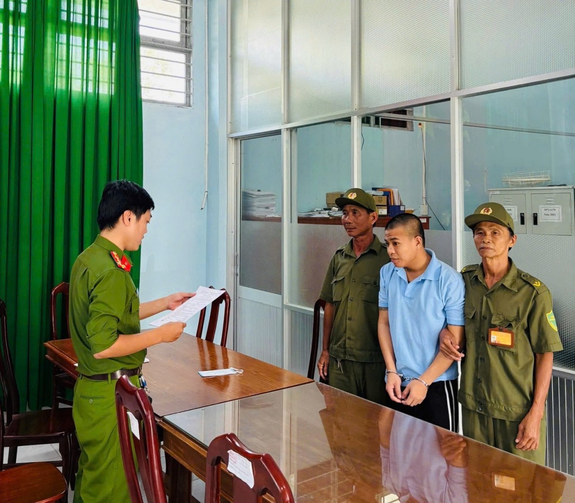 Tạm giam đối tượng có nhiều tiền án đột nhập Xí nghiệp thủy sản trộm tài sản