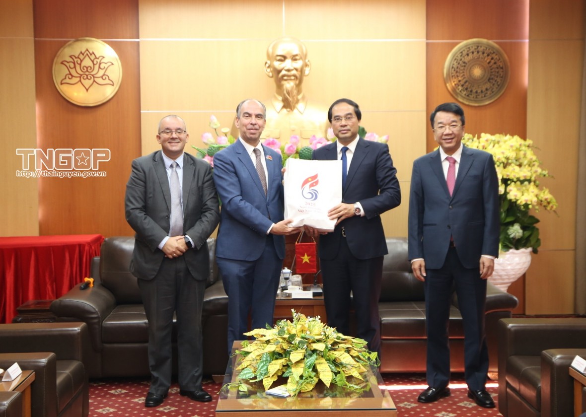 Thái Nguyên tiếp và làm việc với Đại sứ Cuba