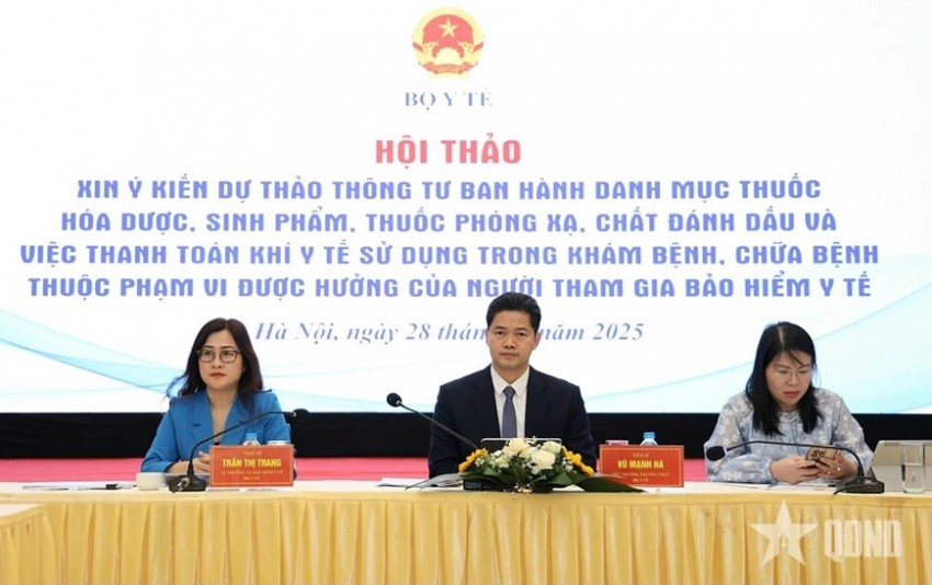 Các đại biểu tại hội thảo.